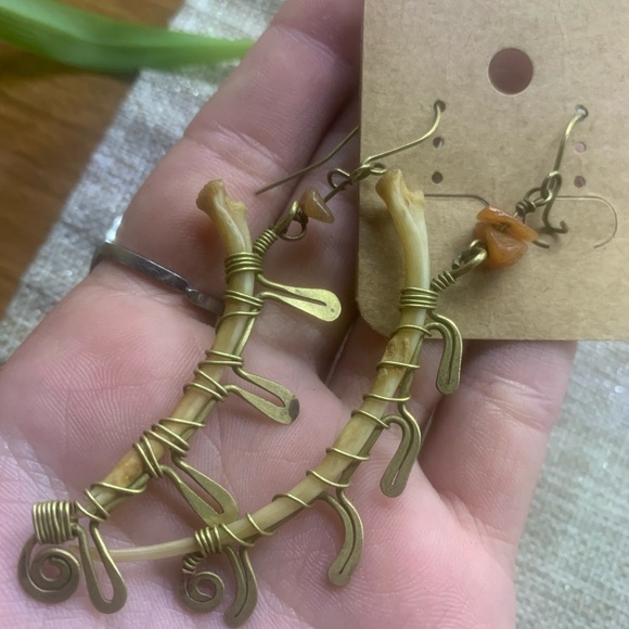 Brass wrapped bone earrings - Picture 5 of 6